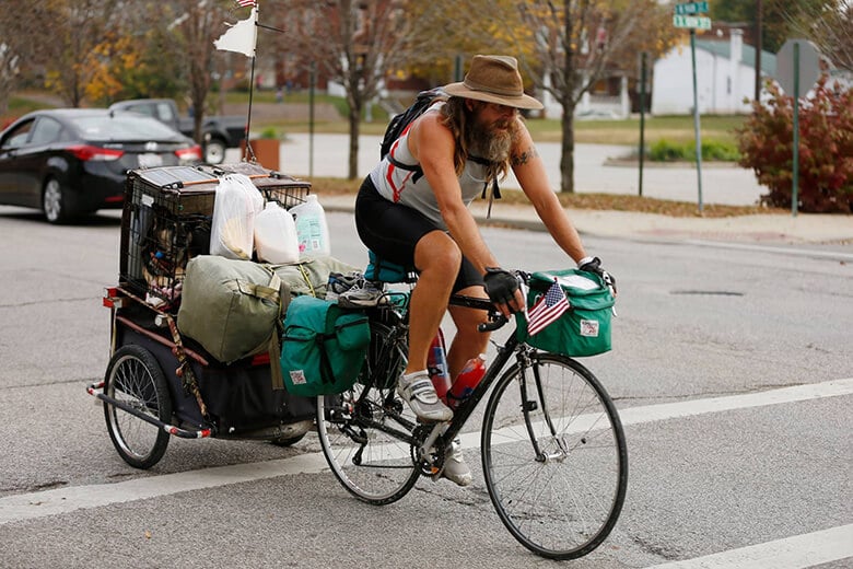 Homeless Man and His Dog Bike Across Country to Raise Awareness for ‘Vets and Their Pets’