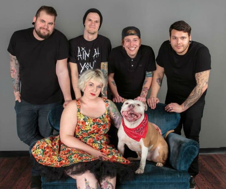 This Organization Lists Pit BullFriendly Housing in One EasyToUse